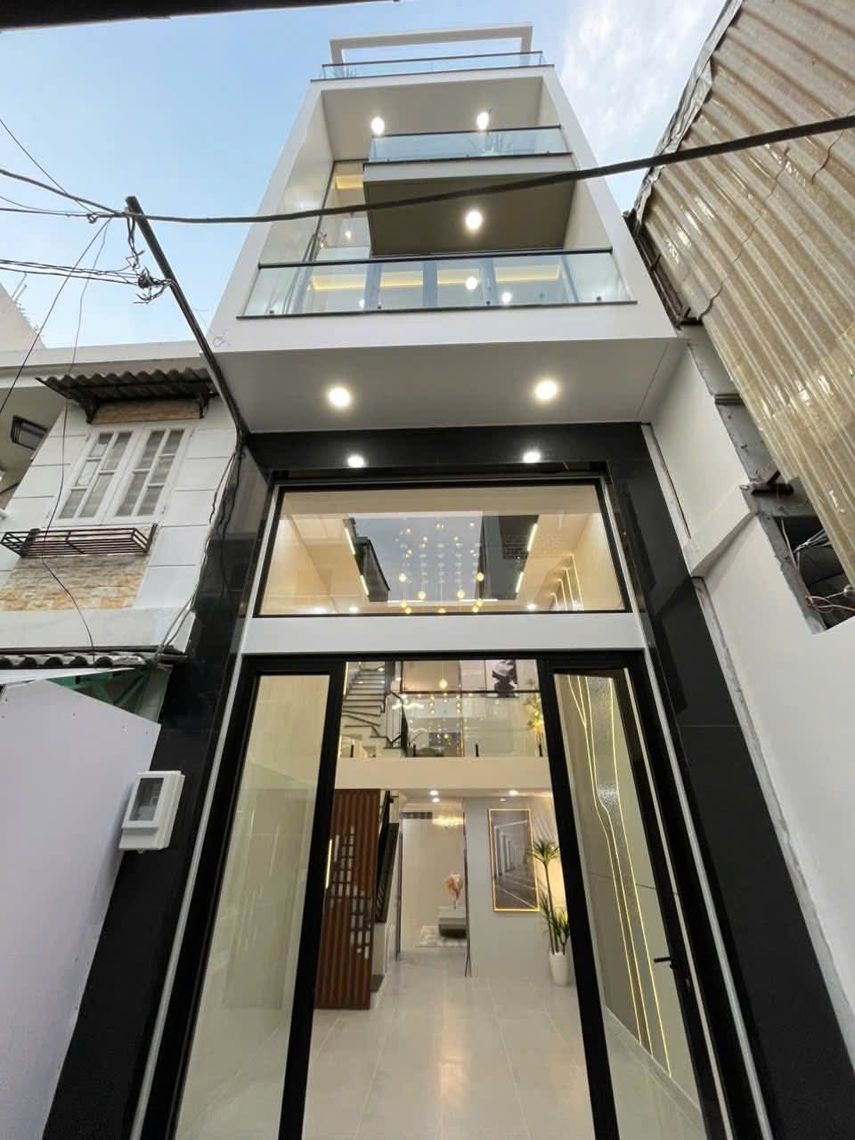 Nhà Có Thang Máy – 4 Tầng 4PN – Lạc Long Quân Q11 – 8.7 Tỷ