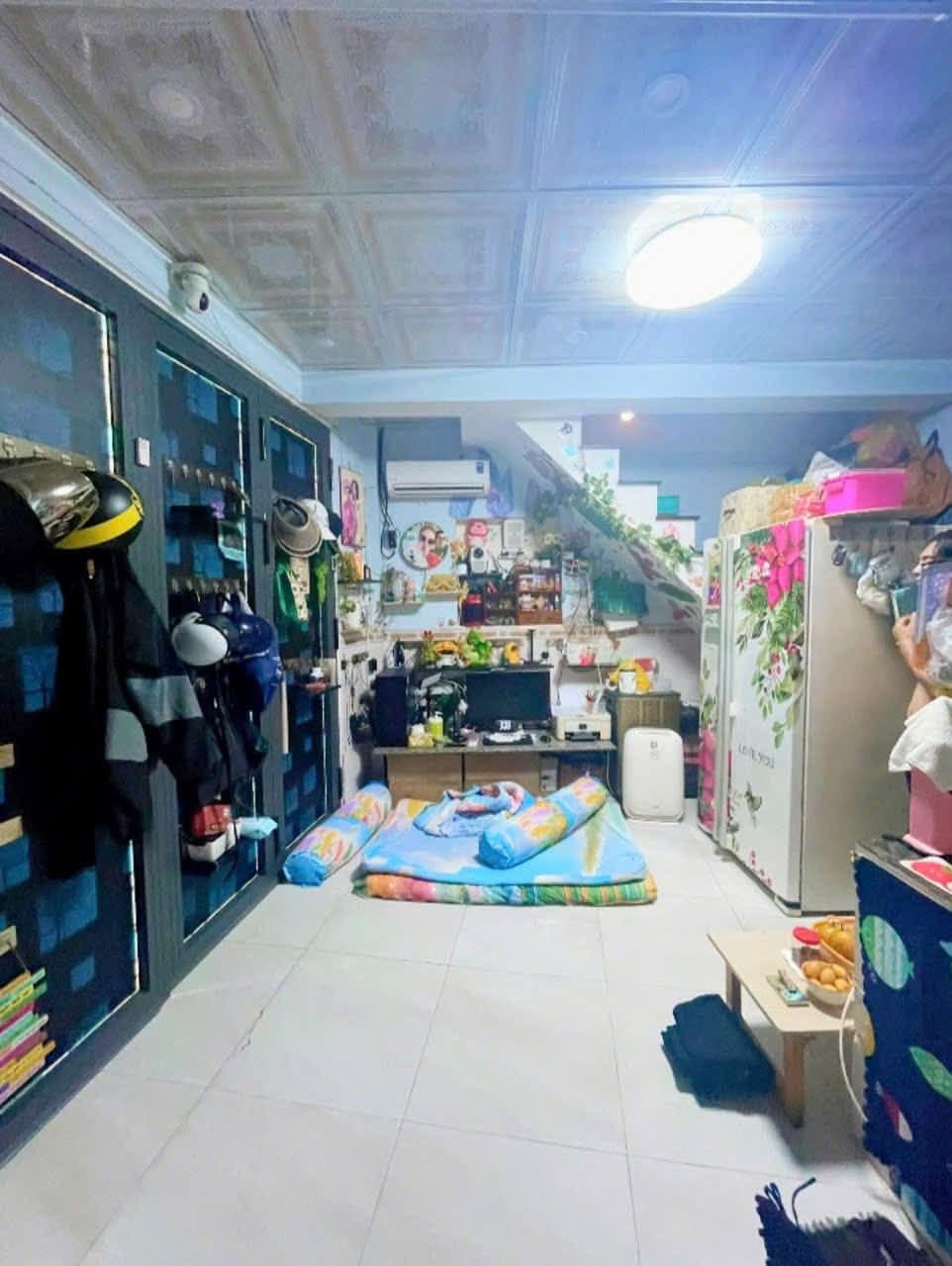 Quận 4 Chỉ 2.79 Tỷ – 2 Tầng 2PN – Có Dòng Tiền – Không QH