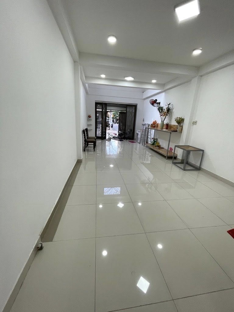 Mặt Tiền KD Chợ Hồ Trọng Quý – 4 Tầng – Nhà Mới Đẹp – Tặng Full Nội Thất – Nhỉnh 11 Tỷ