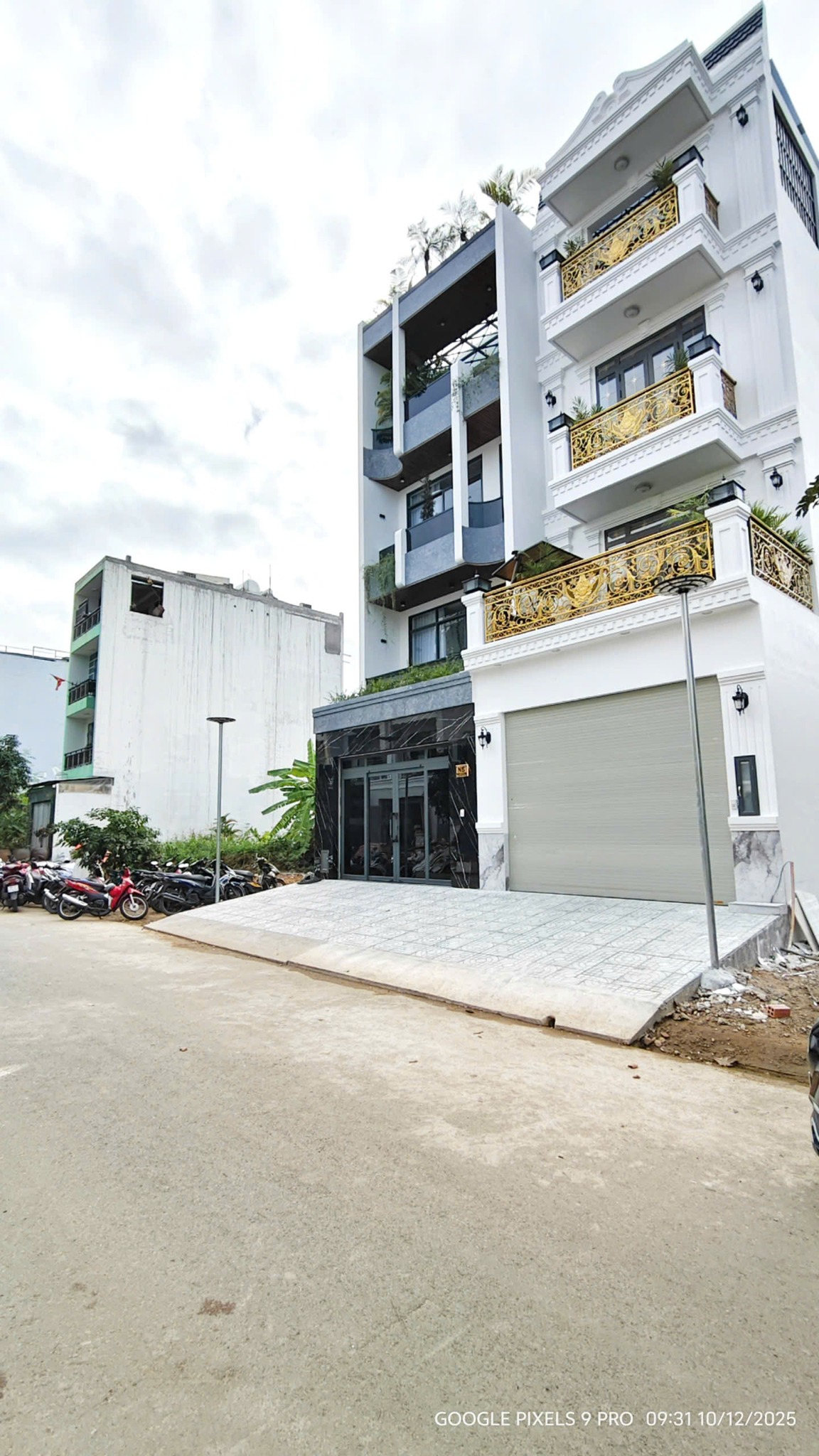 18.6 Tỷ – Nhà phố Q7 – 5x18 – 3 Lầu – 5PN – Có Thang Máy