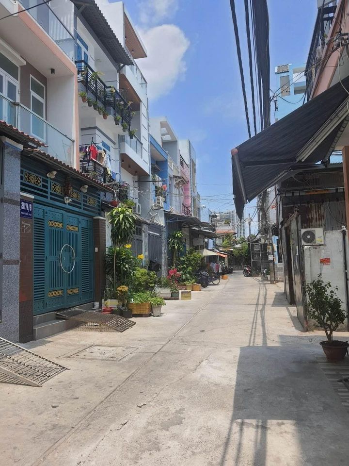 Bán nhà Quận 8,  2 Tầng, 4 PN, 3 Wc, 40m2, giá bán 3,470 tỷ.