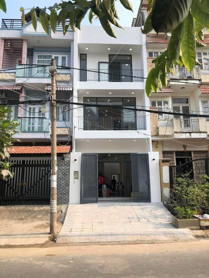 Bán nhà Quận 8,  2 Tầng, 4PN, 4Wc, 85m2, giá bán 7,6 tỷ.