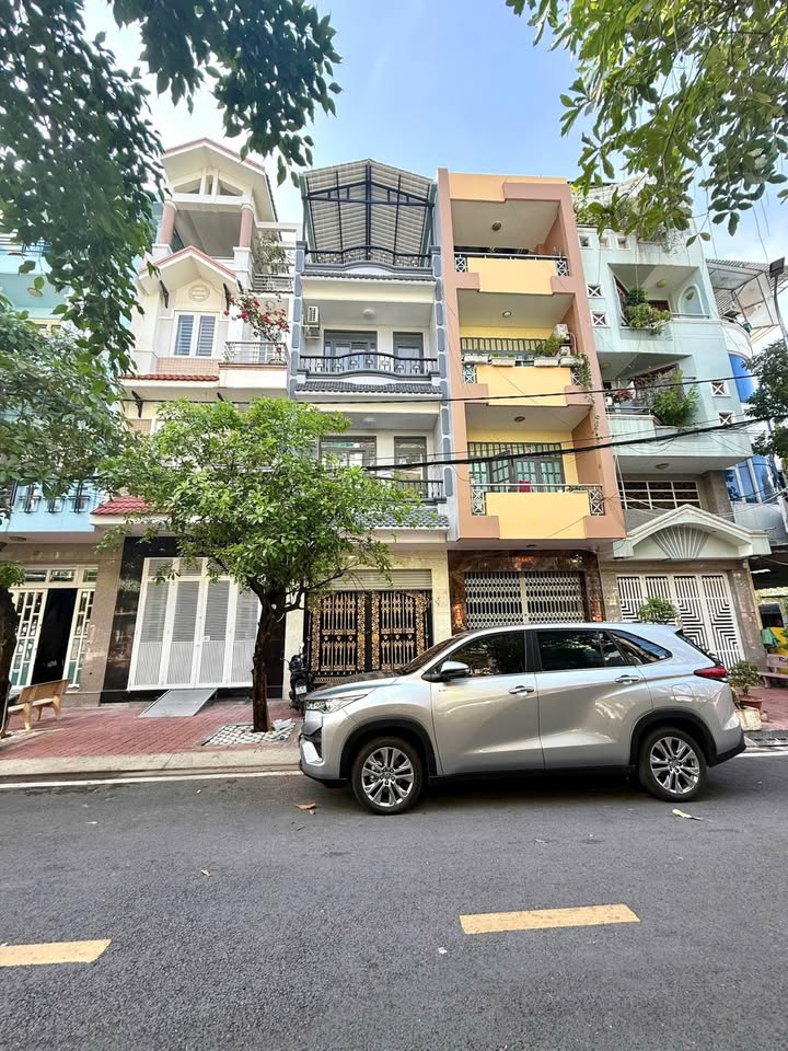 Bán nhà Quận 8 – Nhà 3 tầng 9PN diện tích 4x20m, phù hợp kinh doanh hoặc cho thuê nhiều người ở, giá 16 tỷ