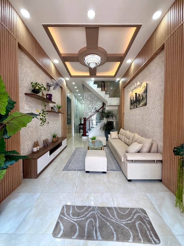 Mặt Tiền Bình Đông Q8 – View Sông Trực Diện – 4 Tầng – 6PN – Giá 8.6 Tỷ