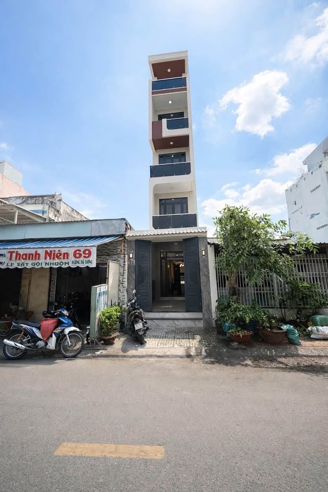 Nhà Mặt Tiền Dã Tượng Q8 – 4 Tầng – 6PN – Nhà Mới 100% – Giá 10.8 Tỷ