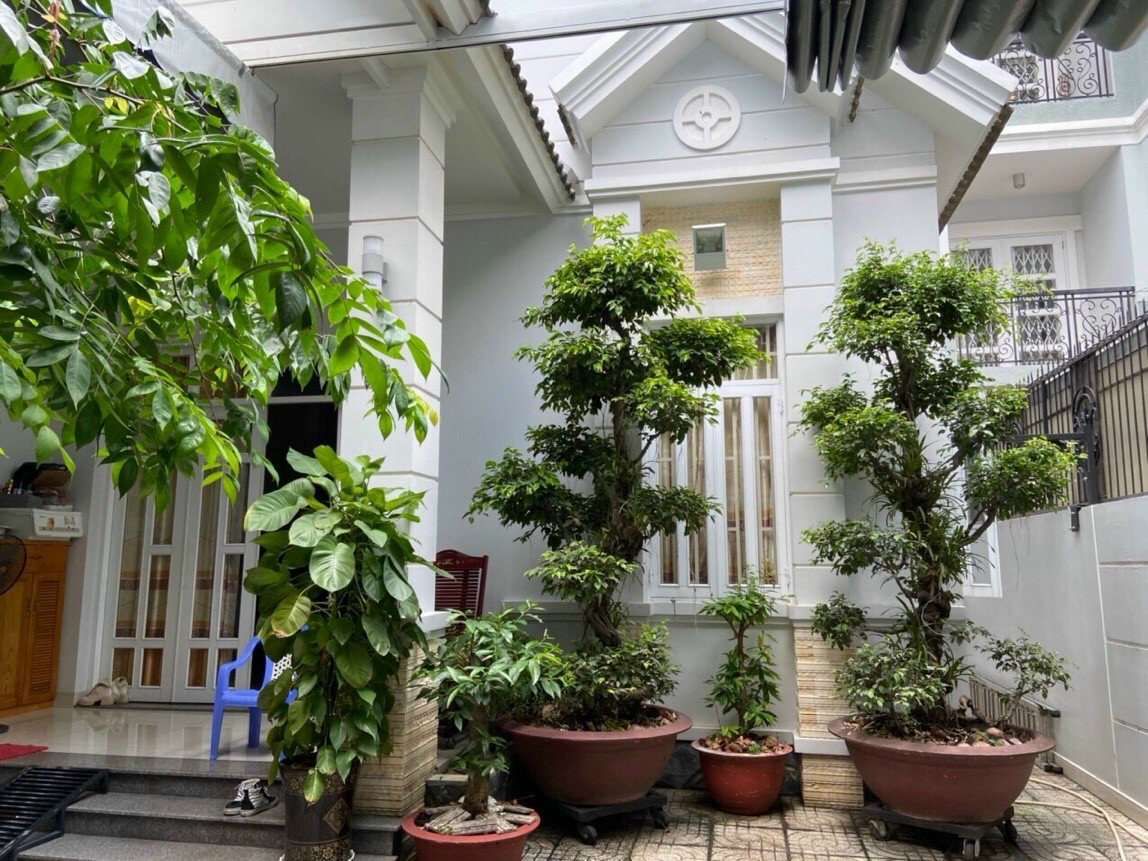 Bán biệt thự vườn đường Cao lỗ, Phường 4, Quận 8. 160m2 giá bán 21 tỷ.