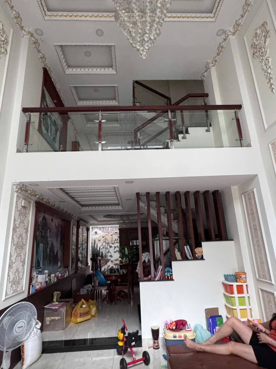 Nhà 4 tầng gần chợ Hiệp Bình – Phạm Văn Đồng – 4PN 5WC – full nội thất – 8.8 tỷ TL