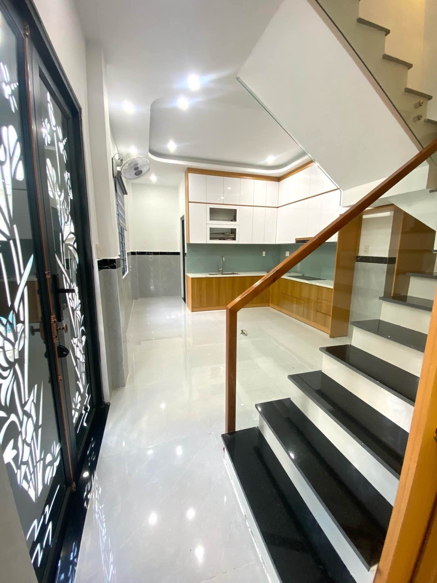 Căn Góc HXH – Nội Thất An Cường Xịn – Sát Metro – Chỉ 5.8 Tỷ